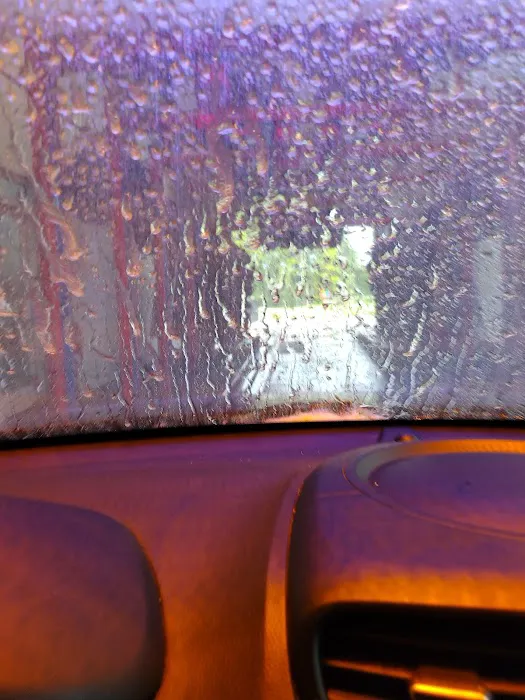 SpeedWash Car Wash Picture 3