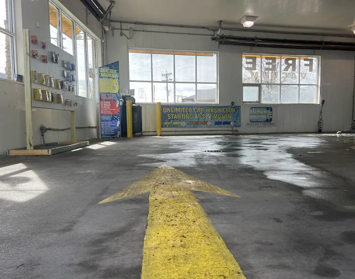 Highlands Original Car Wash Picture 10