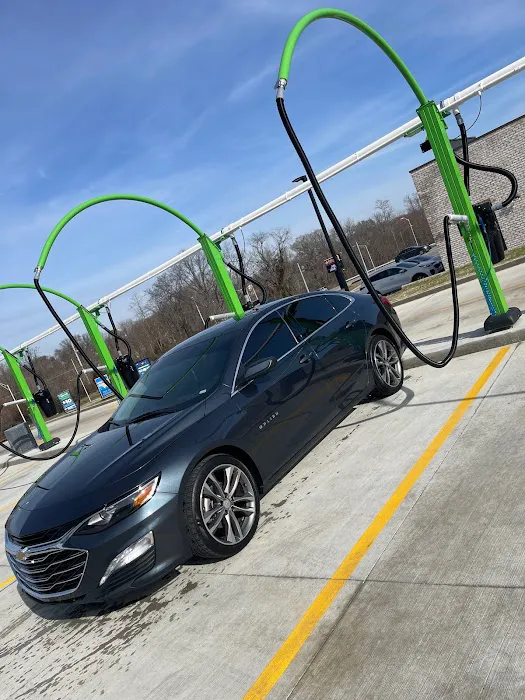 Thoroughbred Express Auto Wash Picture 10