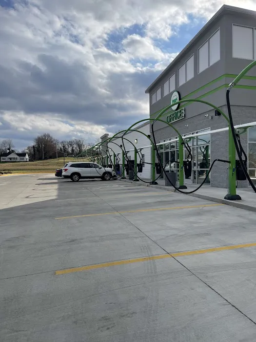 Thoroughbred Express Auto Wash Picture 9