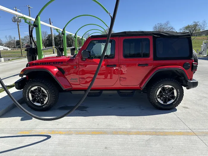 Thoroughbred Express Auto Wash Picture 6