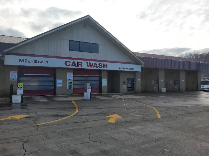 Mic-Zee's Car Wash Picture 2