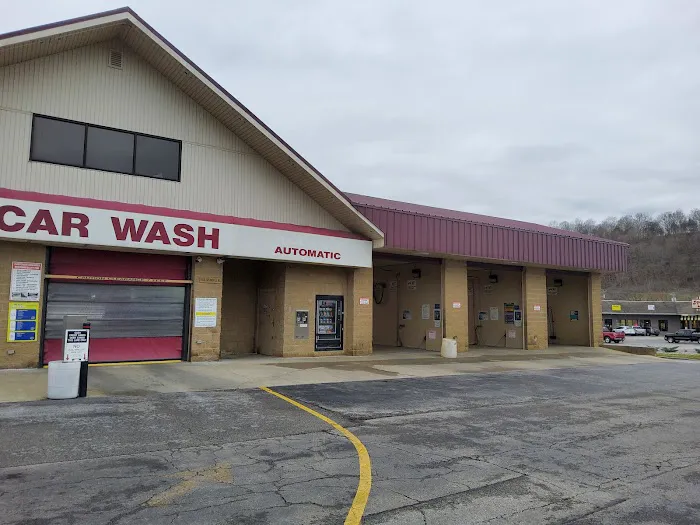 Mic-Zee's Car Wash Picture 1