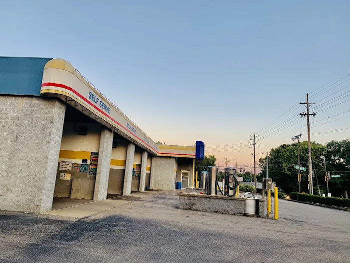 Village Carwash Picture 3