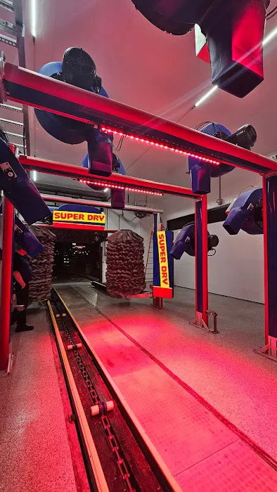 SpeedWash Car Wash Picture 7