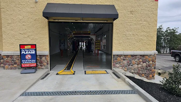 SpeedWash Car Wash Picture 6