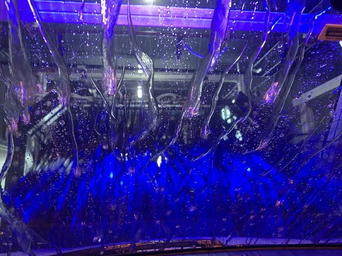 Zips Car Wash Picture 2