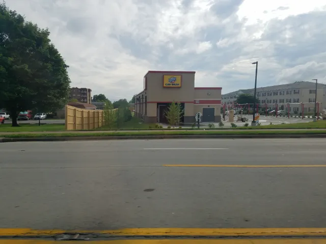 Zips Car Wash Picture 3