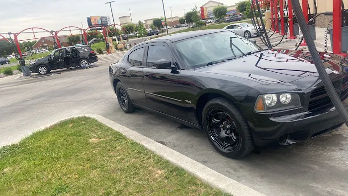 Zips Car Wash Picture 5