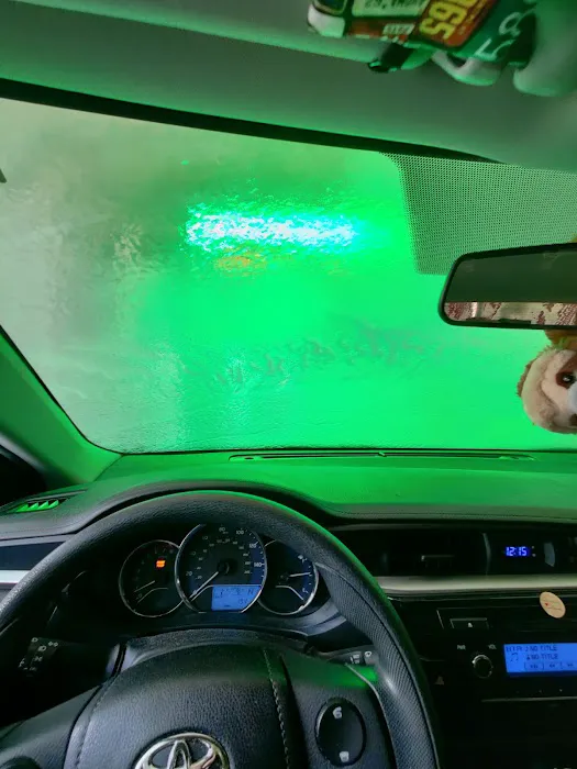 Whistle Express Car Wash Picture 1