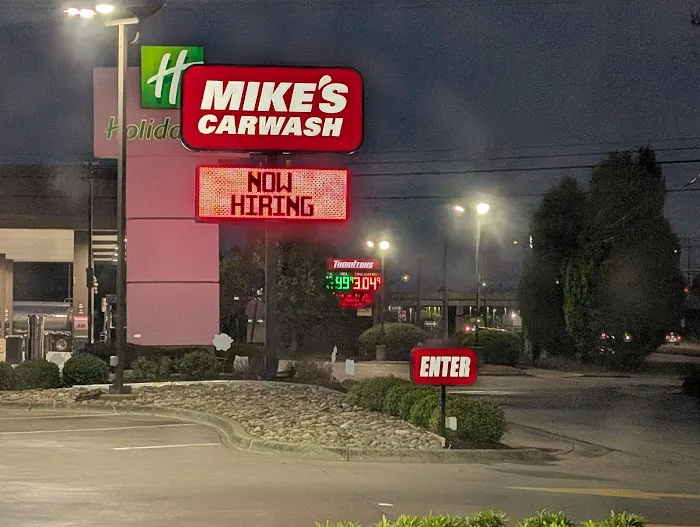 Mike's Carwash Picture 3