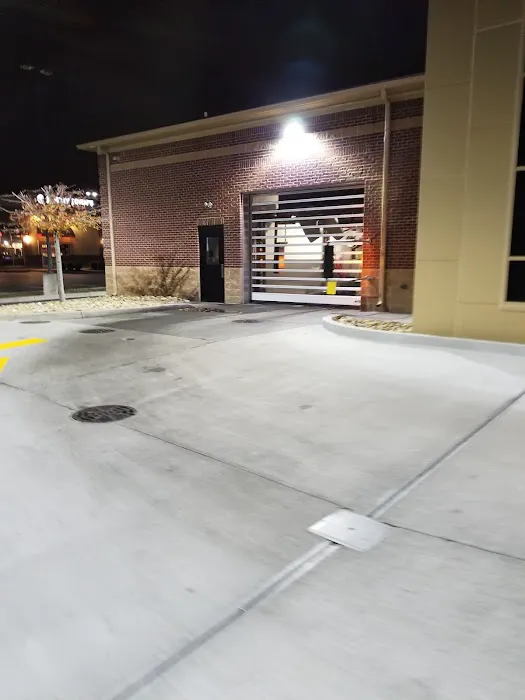 Mike's Carwash Picture 5