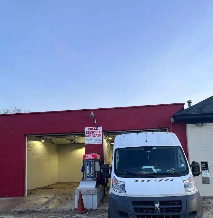 Holley Car Wash Picture 4