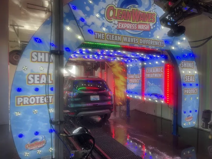 CleanWaves Express Wash Picture 9