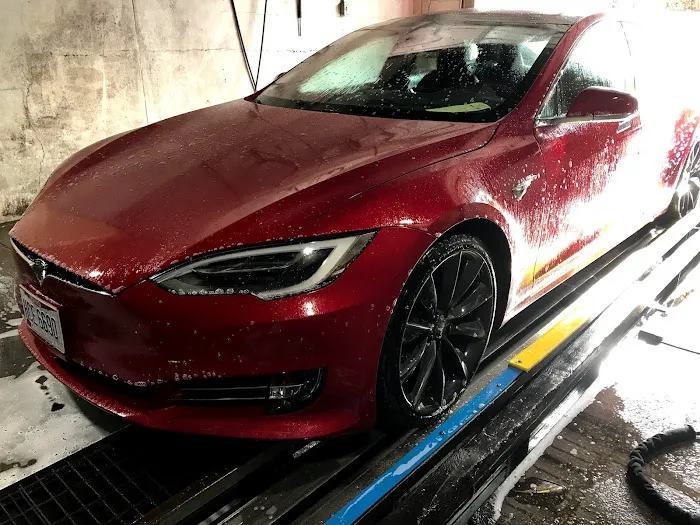 Prestige Car Wash Picture 2