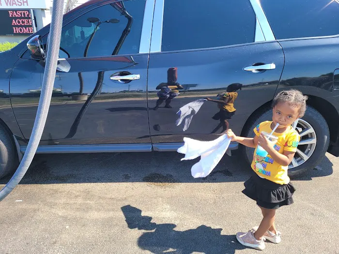 Supreme Machine Express Car Wash Picture 8