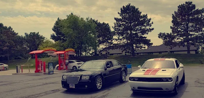 Supreme Machine Express Car Wash Picture 10