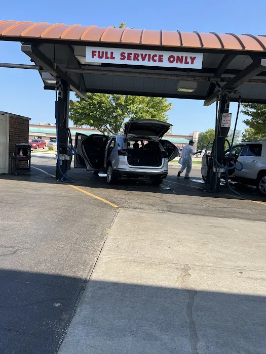 Fuller's Car Wash Picture 8