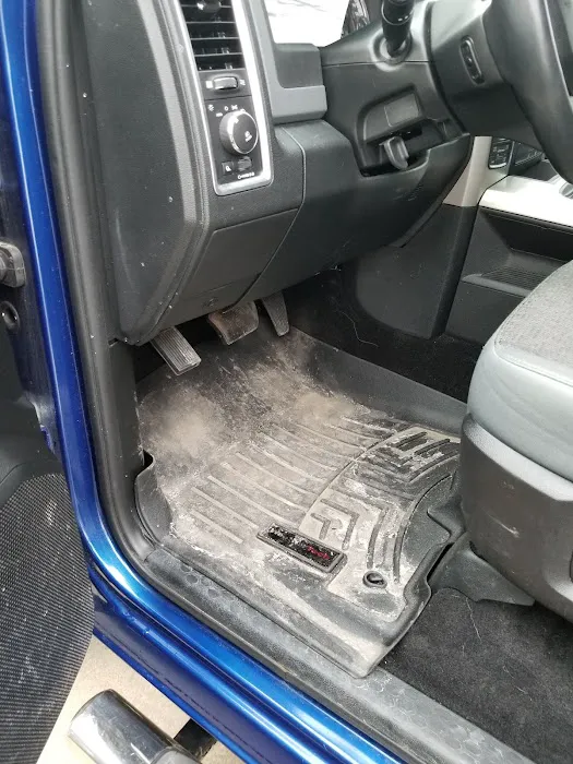 Fuller's Car Wash Picture 1