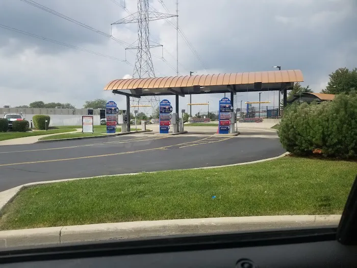 Fuller's Car Wash Picture 10