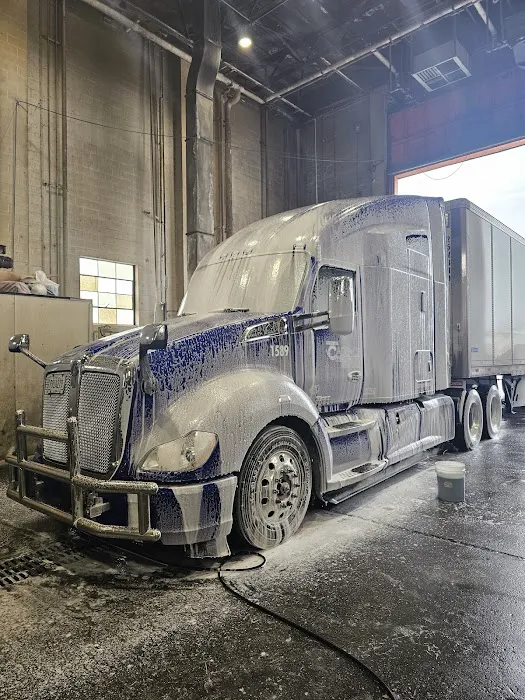 Truck wash Picture 3