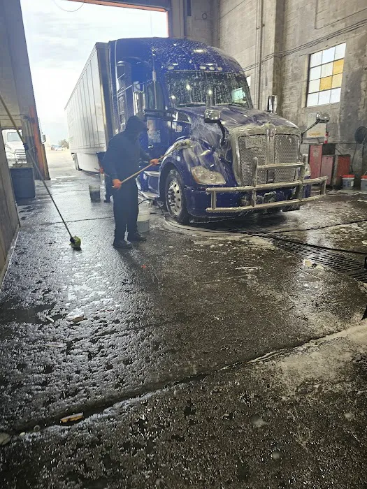 Truck wash Picture 8