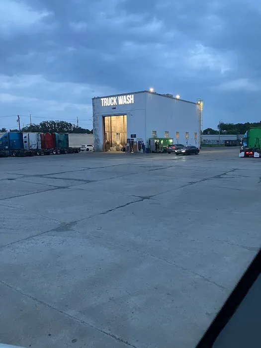 Truck wash Picture 9