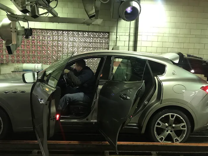 Steve's Car Wash Picture 3