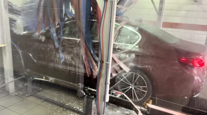 Steve's Car Wash Picture 1