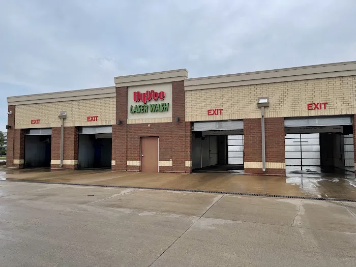 Hy-Vee Car Wash Picture 4