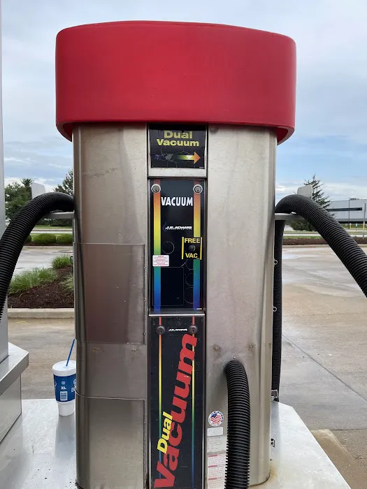 Hy-Vee Car Wash Picture 3