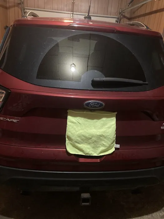 HOME TOWN CAR WASH Picture 3