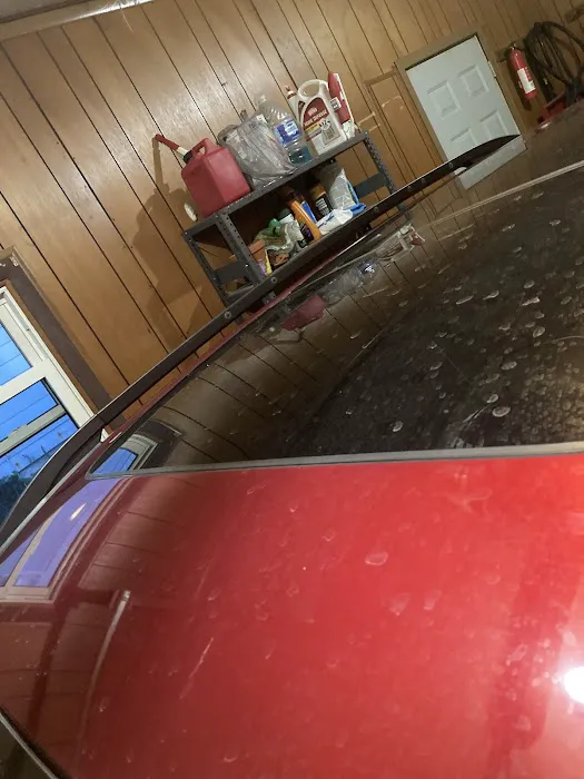 HOME TOWN CAR WASH Picture 2