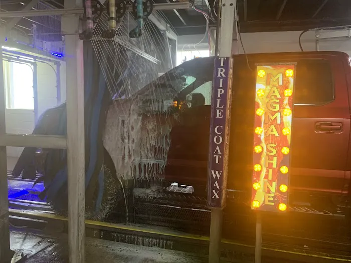 Pekin Downtown Car Wash Picture 1