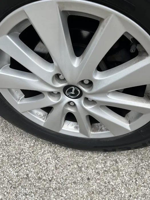 Pekin Downtown Car Wash Picture 2