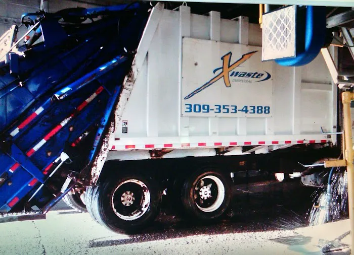 Koch Street Quality Truck Wash Picture 5