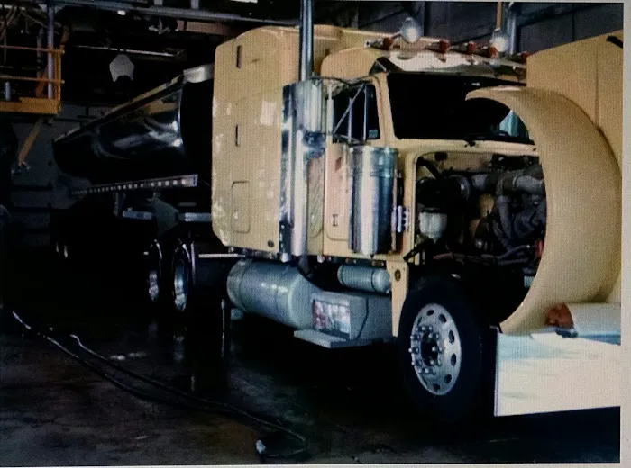 Koch Street Quality Truck Wash Picture 9