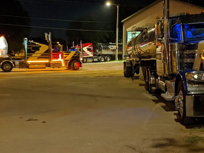 Koch Street Quality Truck Wash Picture 1