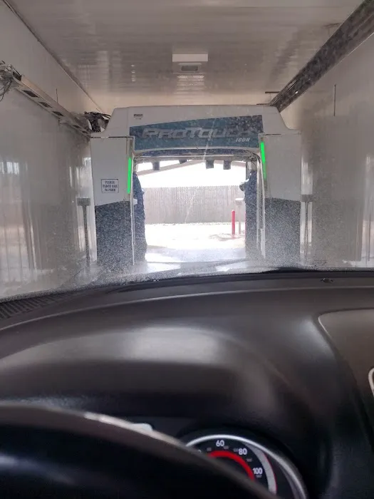 CJ's Car Wash Picture 3