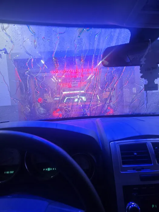 Crew Carwash Picture 3