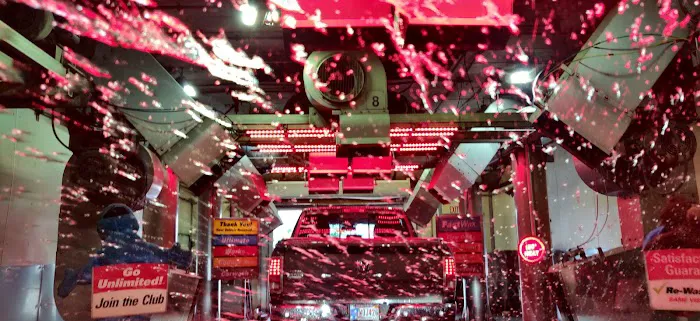 Crew Carwash Picture 8