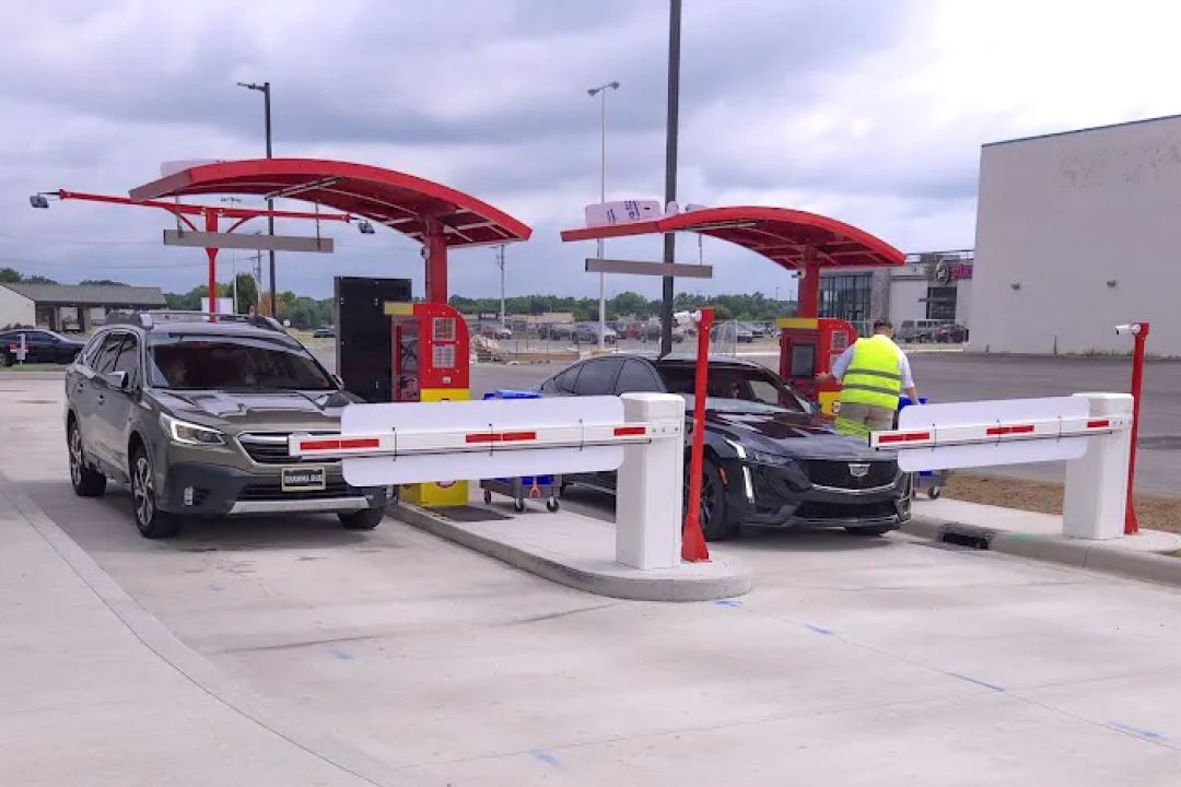 Dicky's Express Car Wash - Logansport