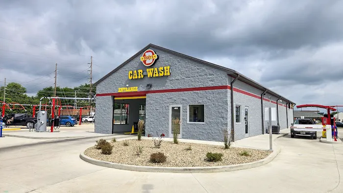 Dicky's Express Car Wash - Logansport Picture 3