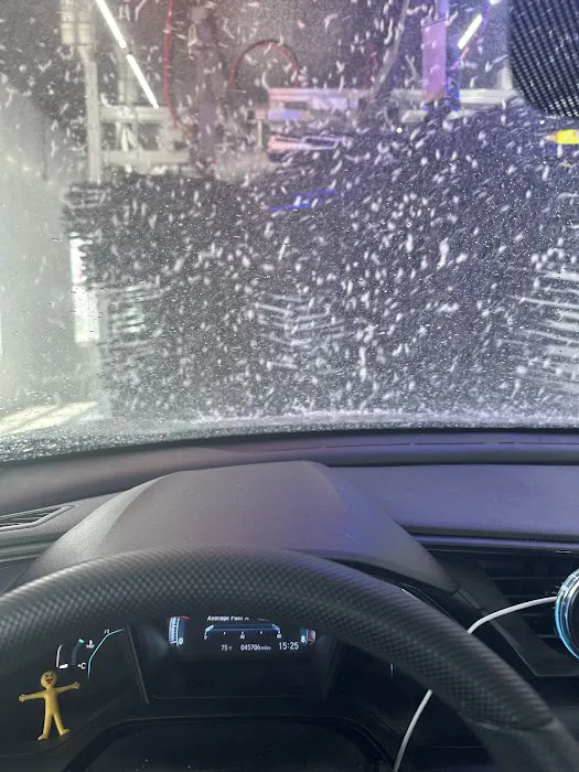 Dicky's Express Car Wash - Logansport Picture 2