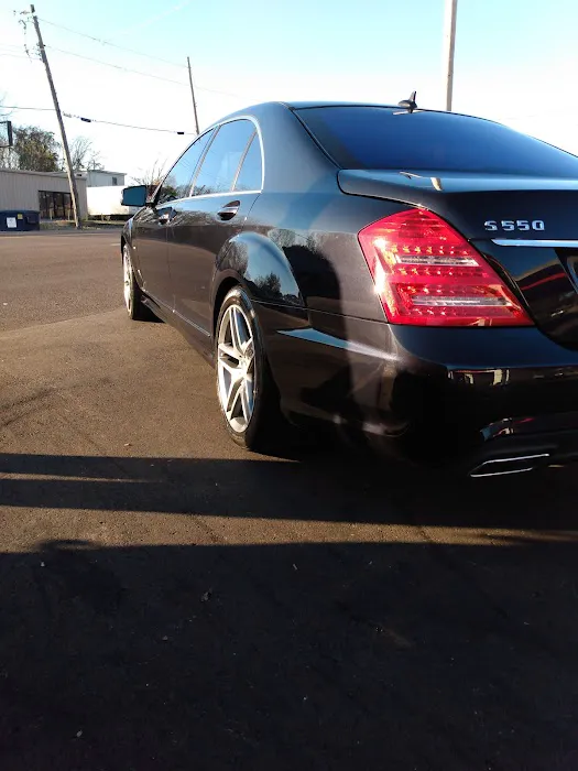 Bellevue Car Wash Picture 4