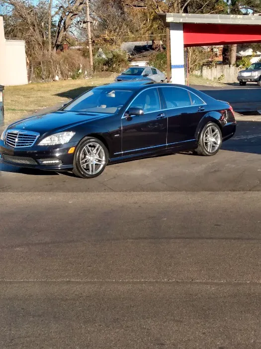 Bellevue Car Wash Picture 10