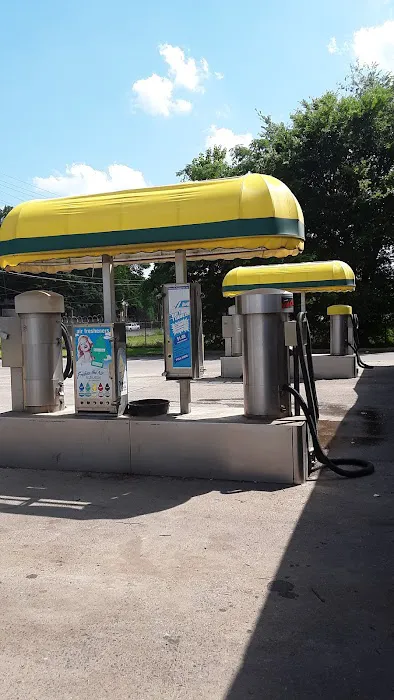 Splash Car Wash Picture 3