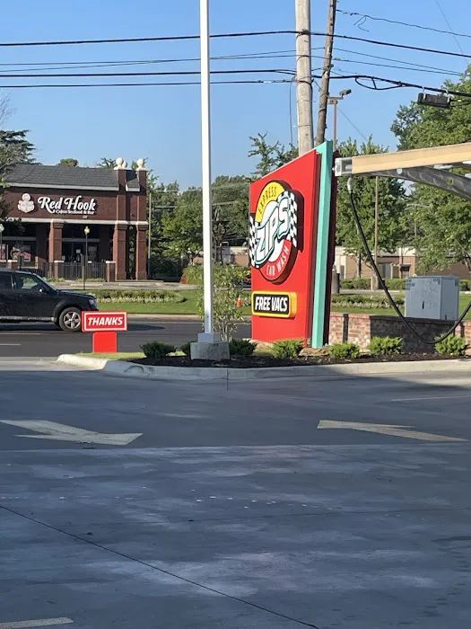 Zips Car Wash Picture 4