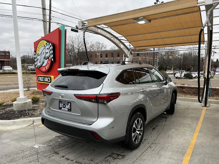 Zips Car Wash Picture 6