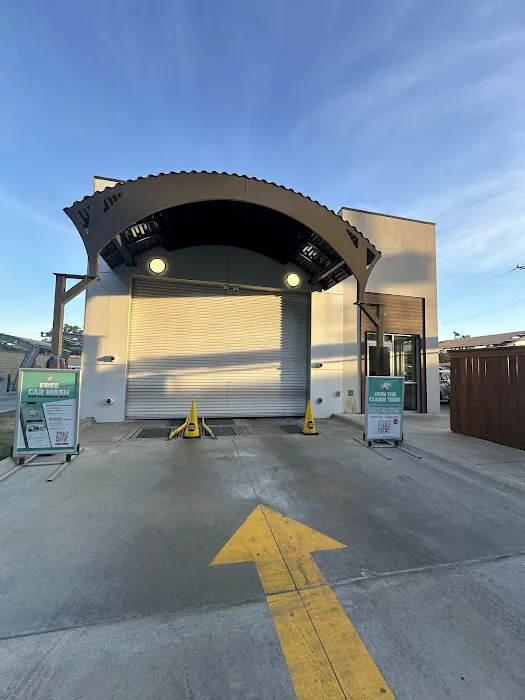 Zips Car Wash Picture 9